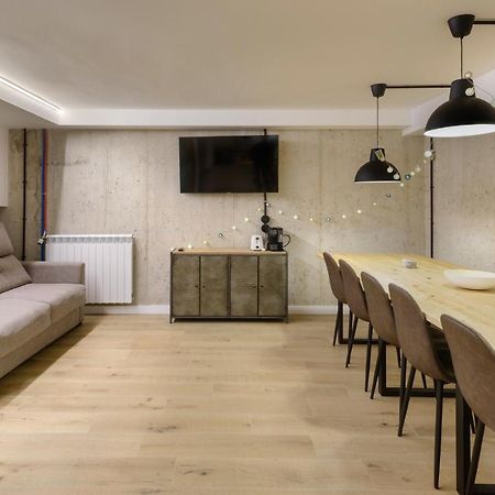 Apartamentos La Muralla De Хака Екстер'єр фото