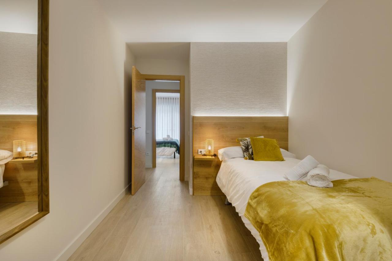 Apartamentos La Muralla De Хака Екстер'єр фото