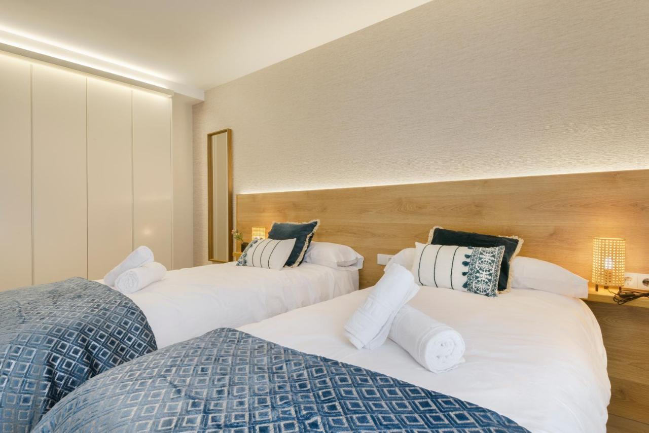 Apartamentos La Muralla De Хака Екстер'єр фото