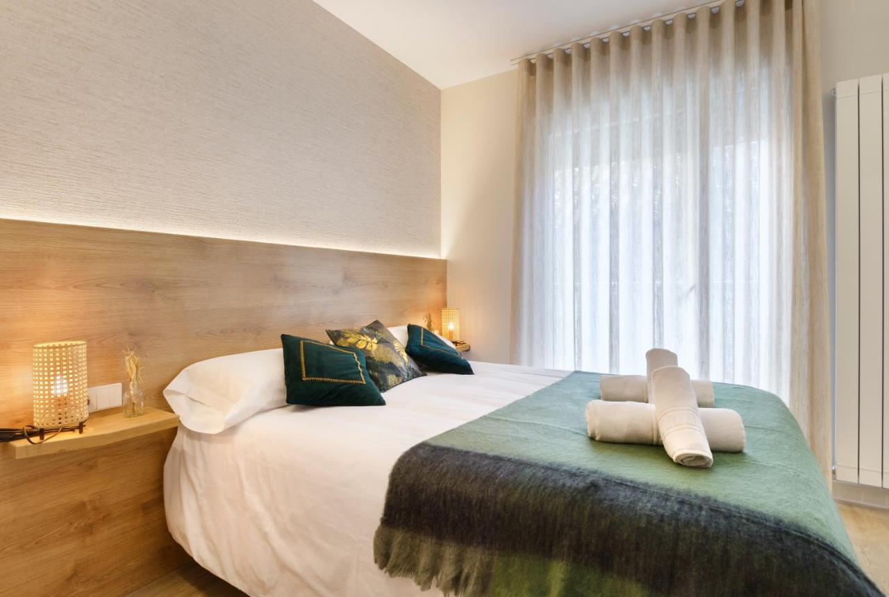 Apartamentos La Muralla De Хака Екстер'єр фото