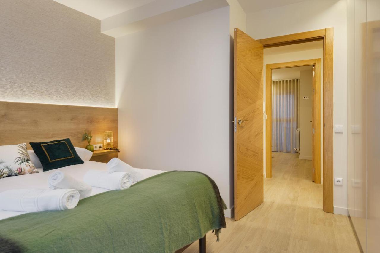 Apartamentos La Muralla De Хака Екстер'єр фото