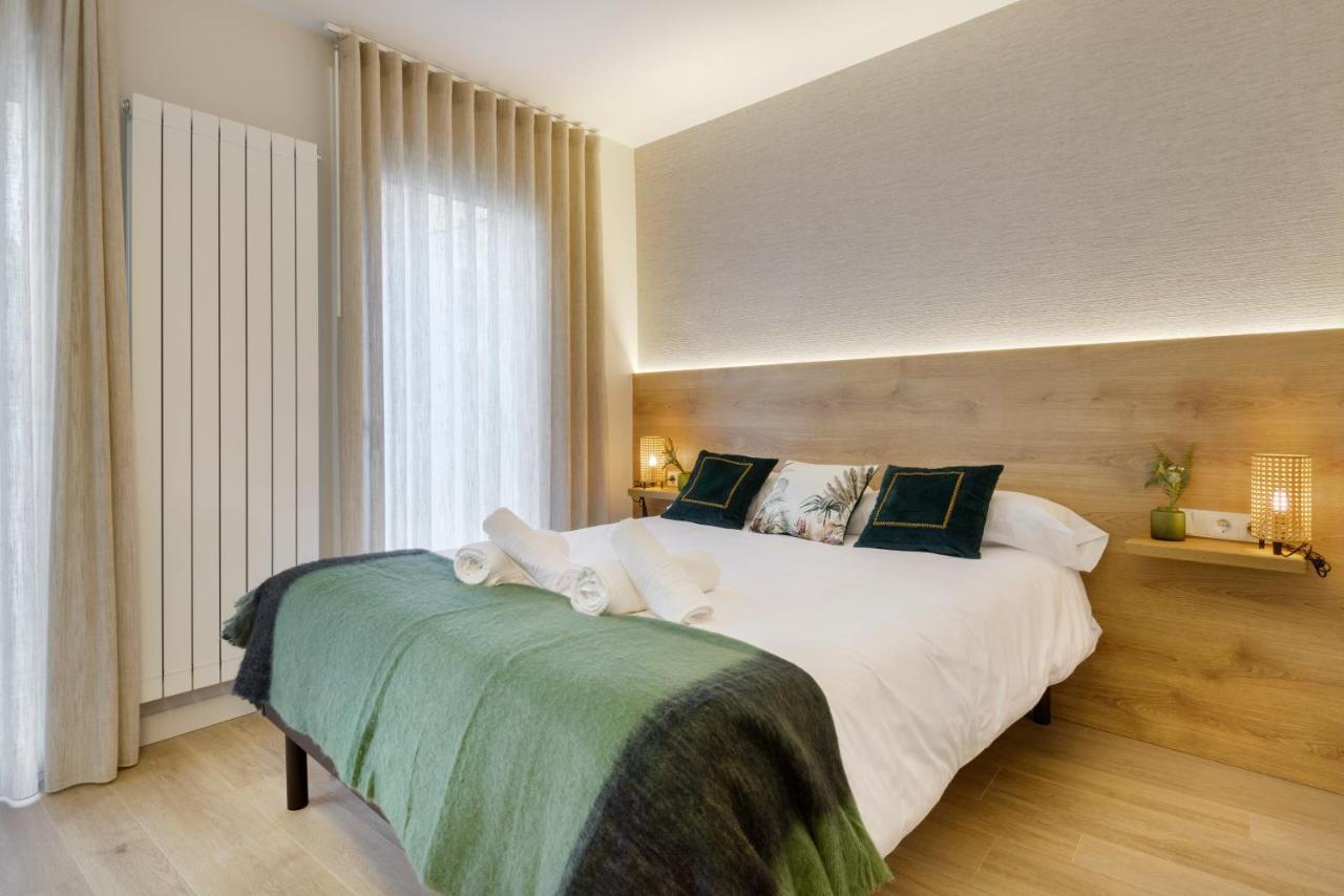 Apartamentos La Muralla De Хака Екстер'єр фото