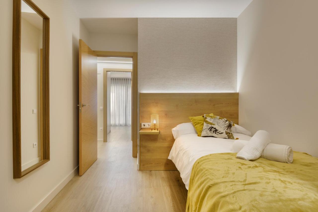 Apartamentos La Muralla De Хака Екстер'єр фото