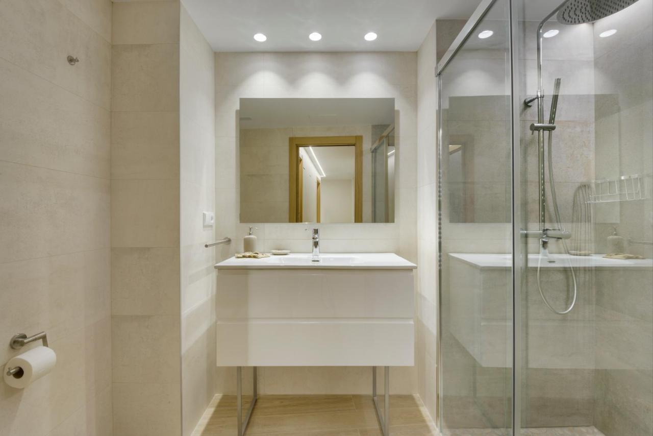 Apartamentos La Muralla De Хака Екстер'єр фото