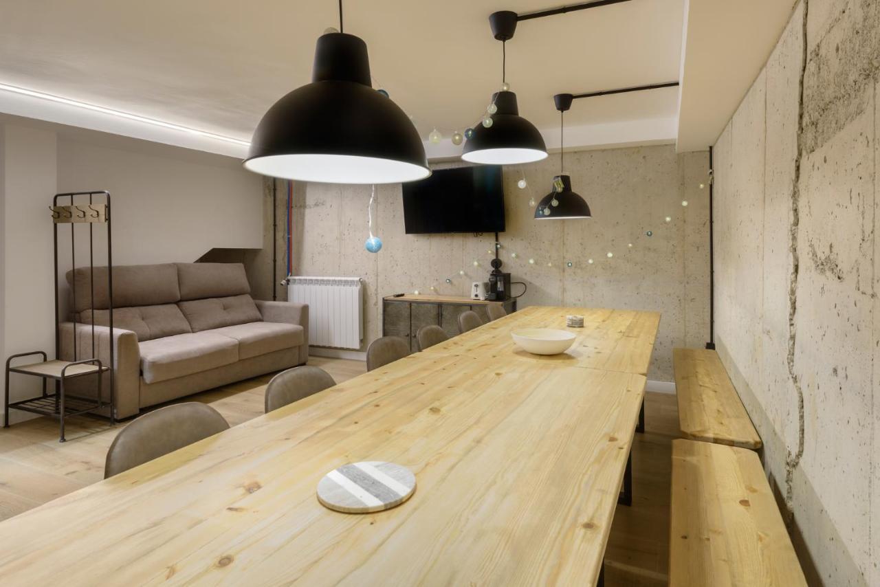 Apartamentos La Muralla De Хака Екстер'єр фото
