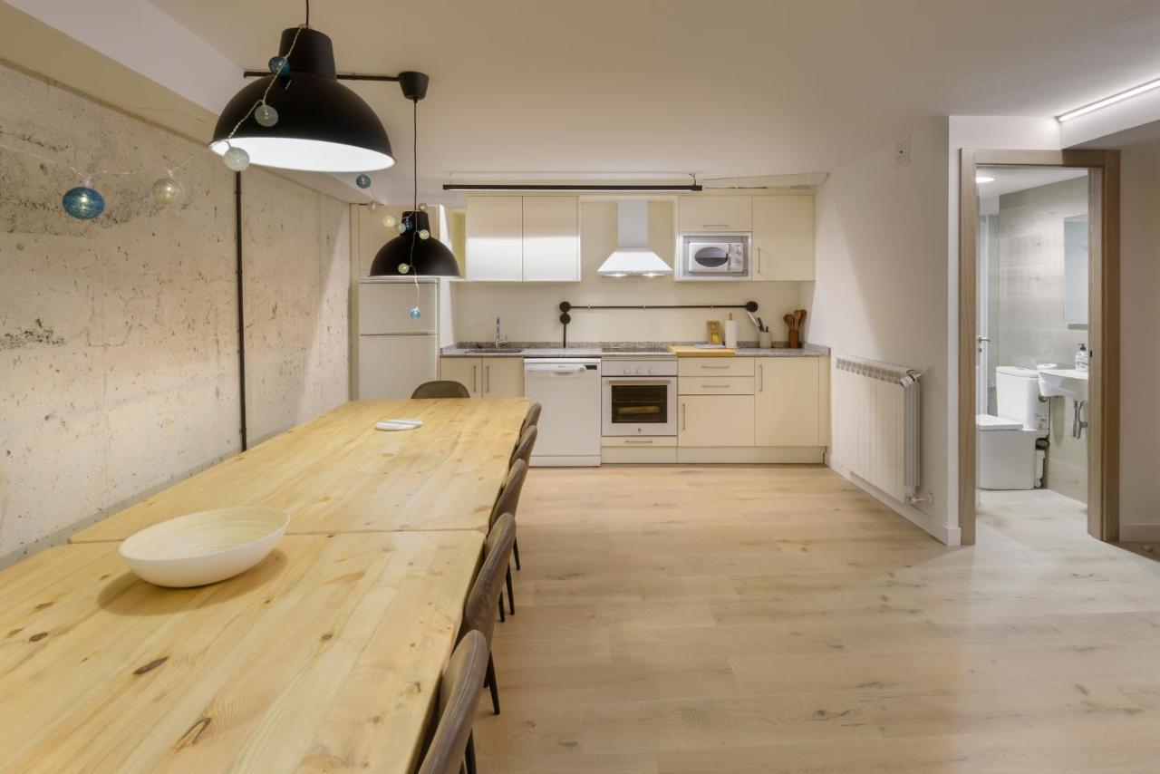 Apartamentos La Muralla De Хака Екстер'єр фото